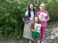 Библиотечный дворик «В дни летних каникул не скучай, бери книгу и читай» ГБД Стефановская С. Е. Библиотечный дворик «В дни летних каникул не скучай, бери книгу и читай» ГБД Стефановская С. Е.